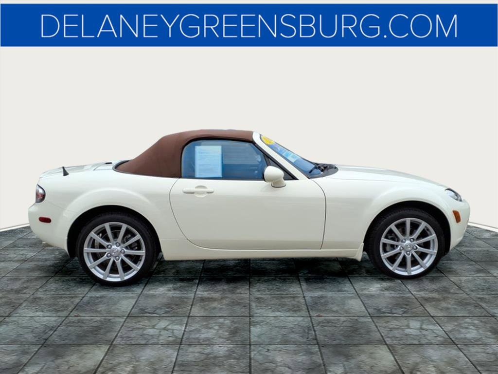 2006 Mazda MX-5 Miata Miata Grand Touring photo 2