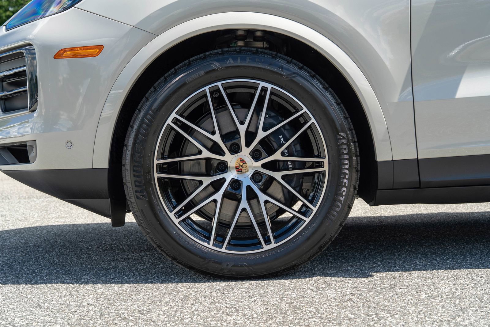 2026 Porsche Cayenne Base photo 11