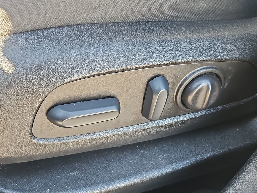 2022 Chevrolet Equinox LS photo 21
