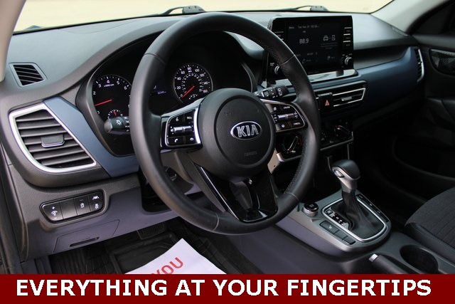 2021 Kia Seltos S photo 11