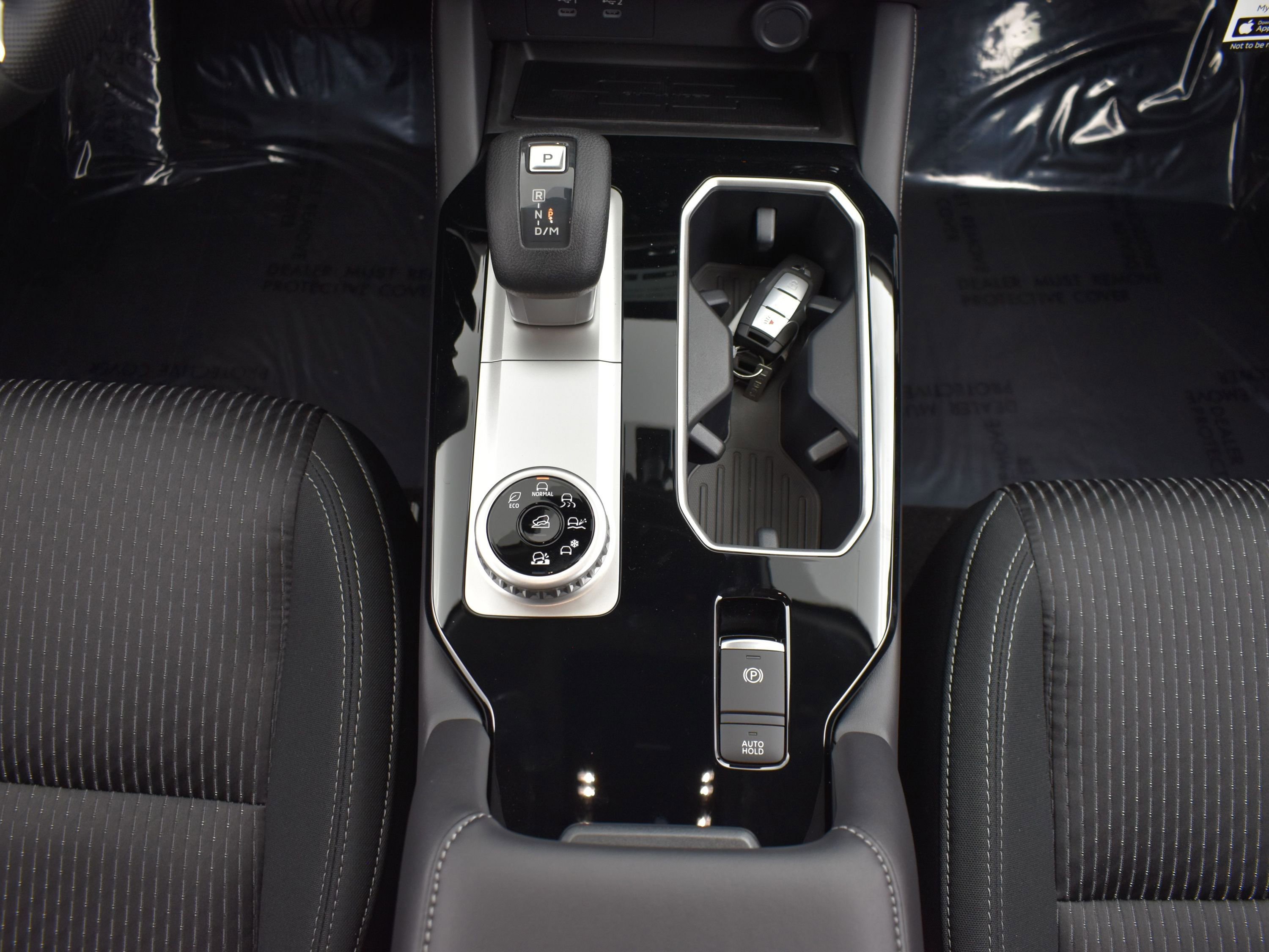 2025 Mitsubishi Outlander ES photo 15