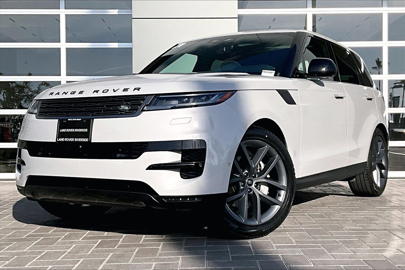 2024 Land Rover Range Rover Sport SE's photo