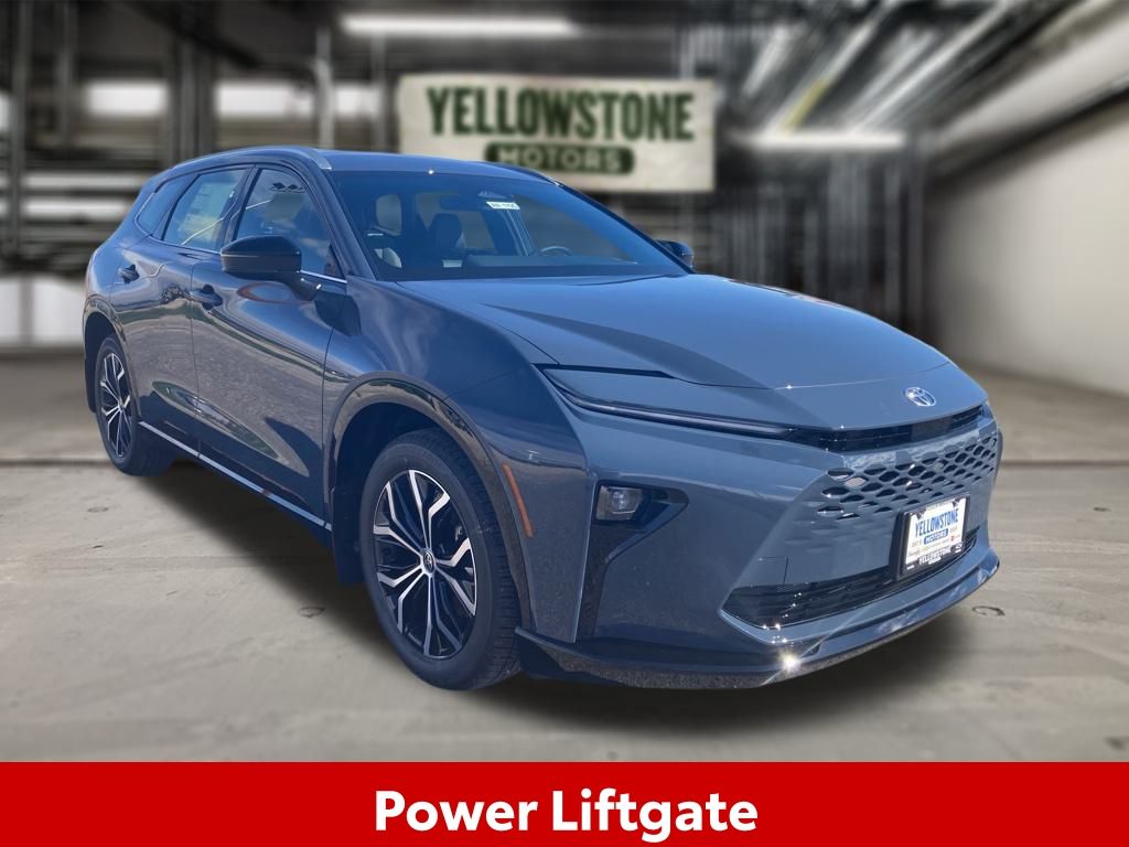 2025 Toyota Crown XLE photo 3