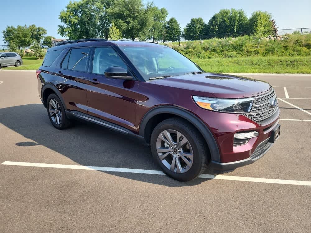 2022 Ford Explorer XLT photo 2