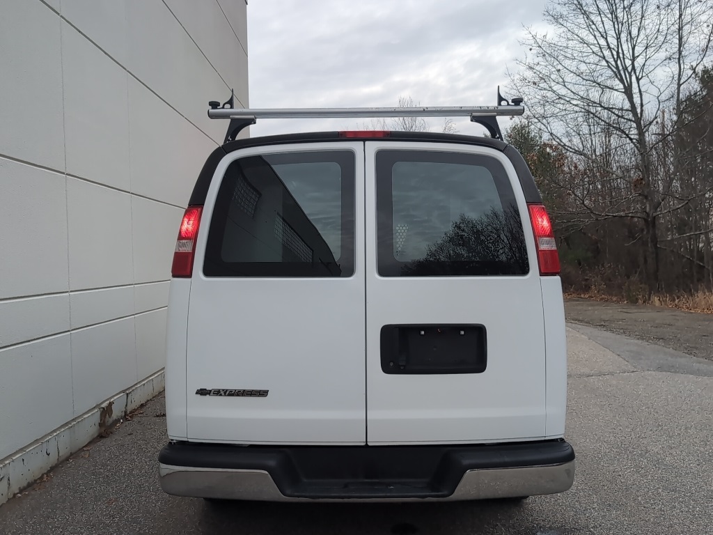 2018 Chevrolet Express 2500 Work Van photo 3