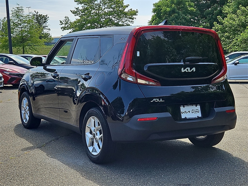 2022 Kia Soul LX photo 5
