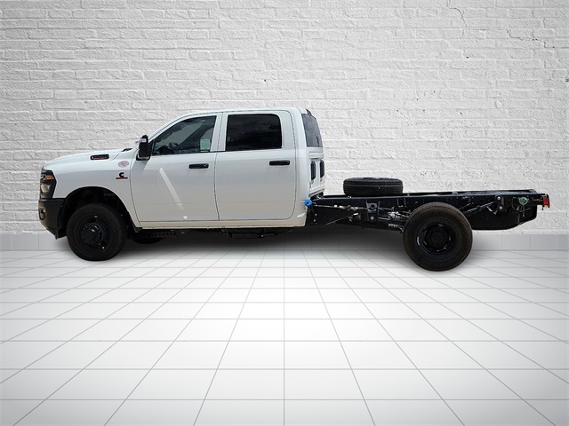 2026 Ram 3500 Tradesman photo 2