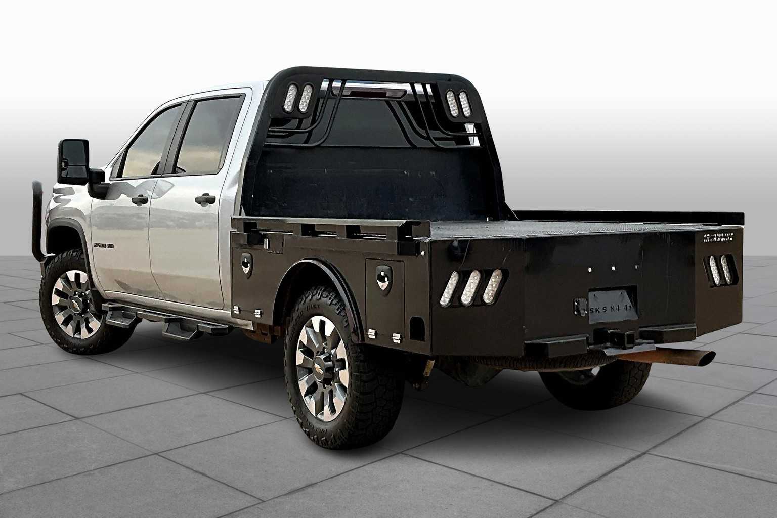 2022 Chevrolet Silverado 2500HD Custom photo 10
