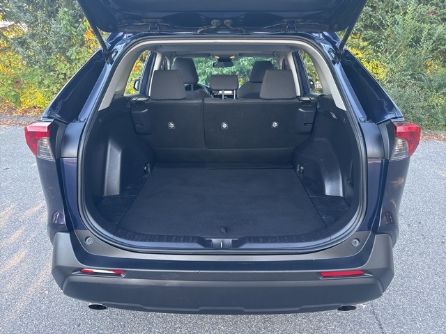 2019 Toyota RAV4 XLE photo 10