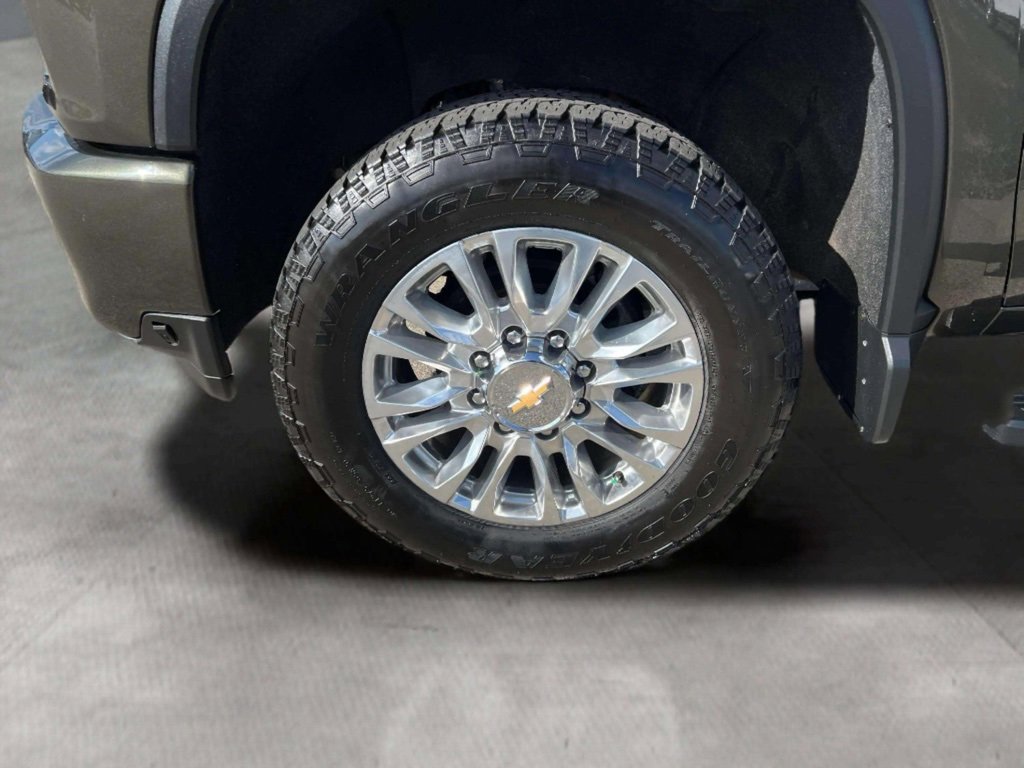 2023 Chevrolet Silverado 2500HD High Country photo 6