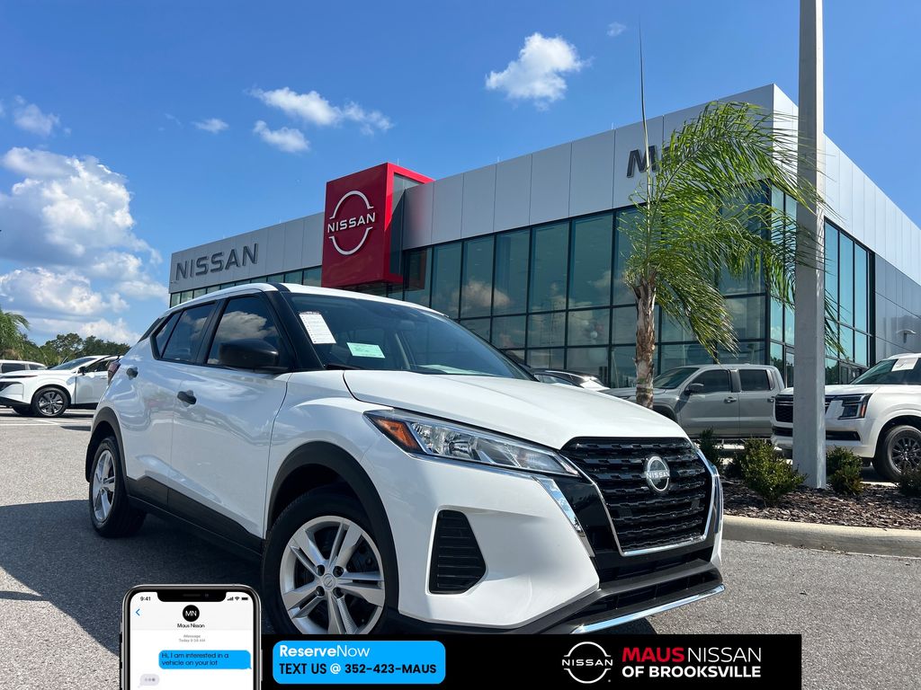 2025 Nissan KICKS PLAY Base's photo