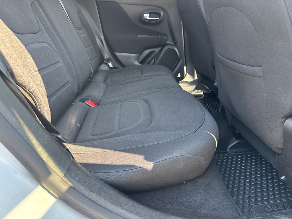 2019 Jeep Renegade Latitude photo 14