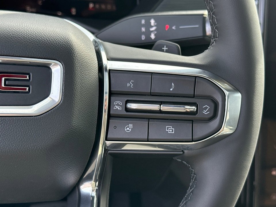 2025 GMC ACADIA - Image 20