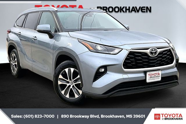 2023 Toyota Highlander XLE's photo