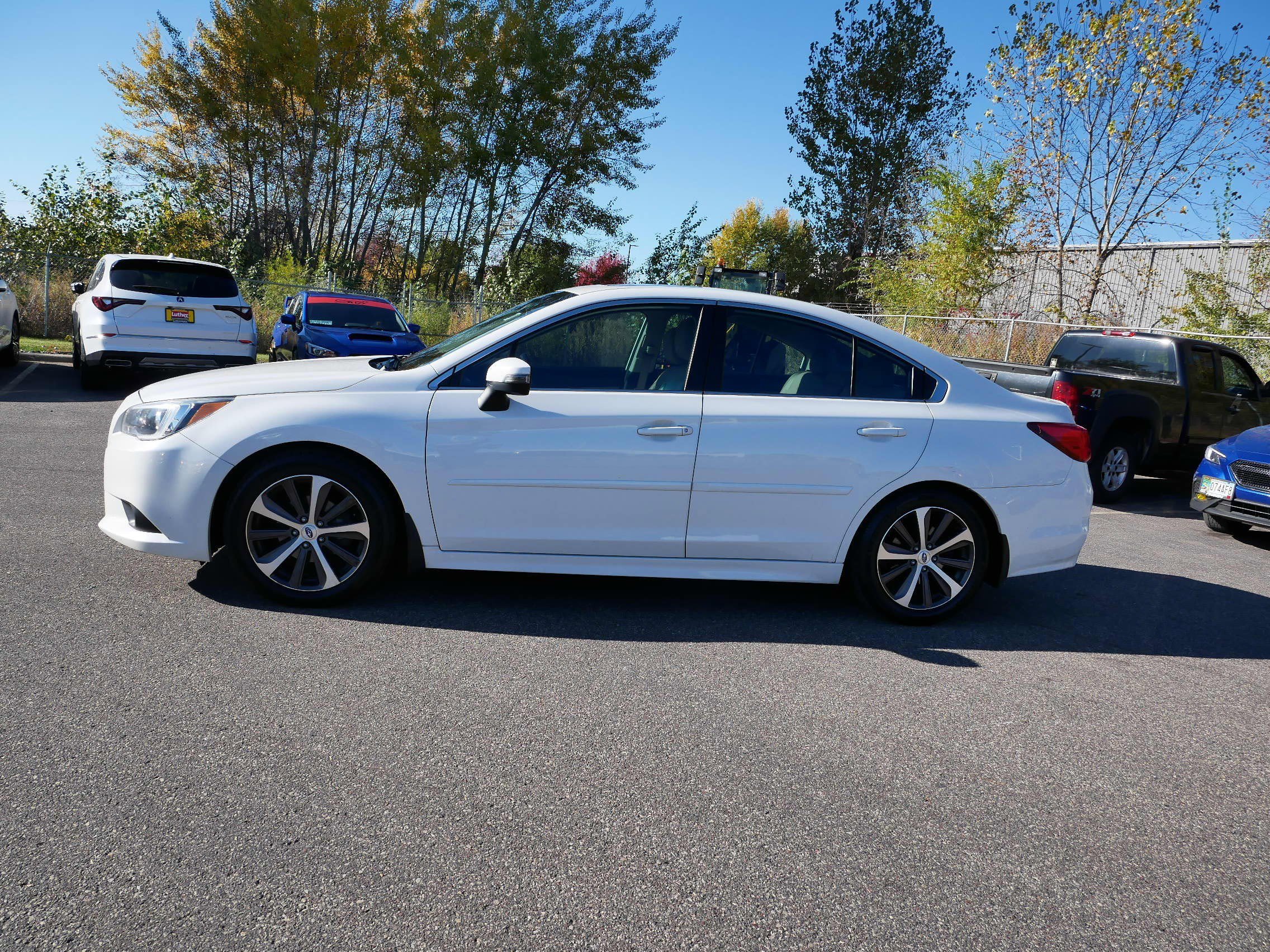 2015 Subaru Legacy 2.5i Limited photo 2
