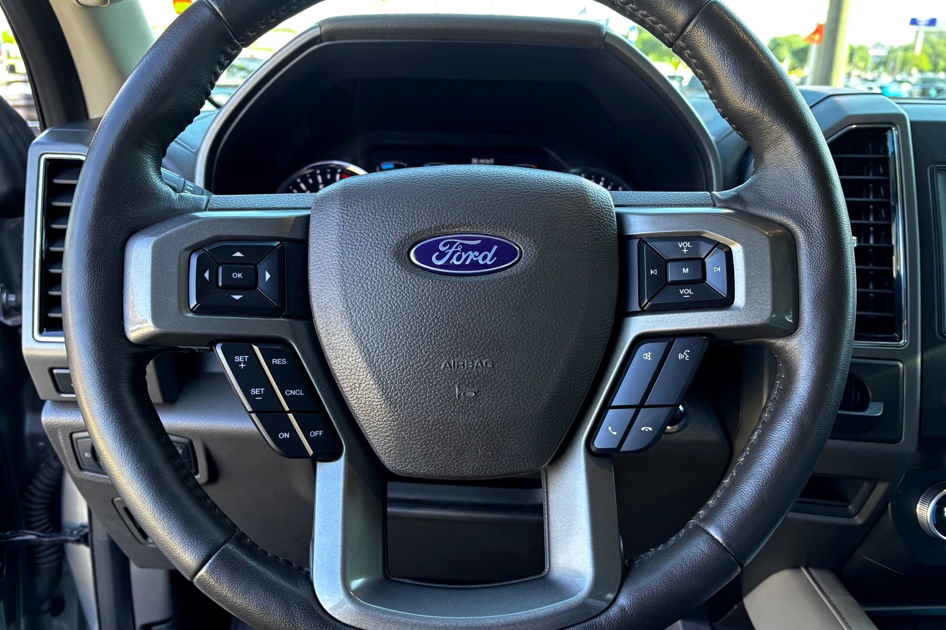 2021 Ford Expedition MAX XLT photo 9