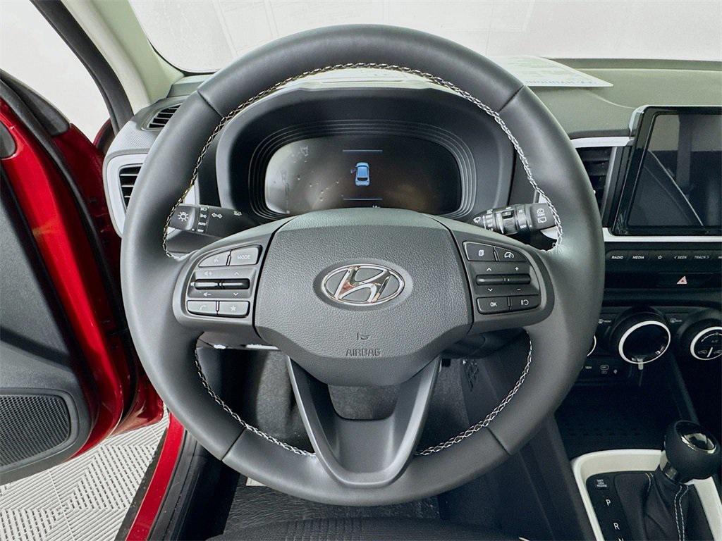 2025 Hyundai Venue Limited photo 7