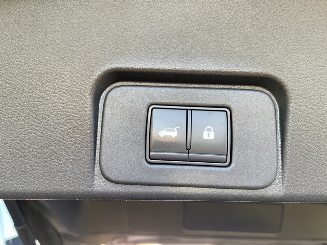 2021 Nissan Rogue SV photo 12