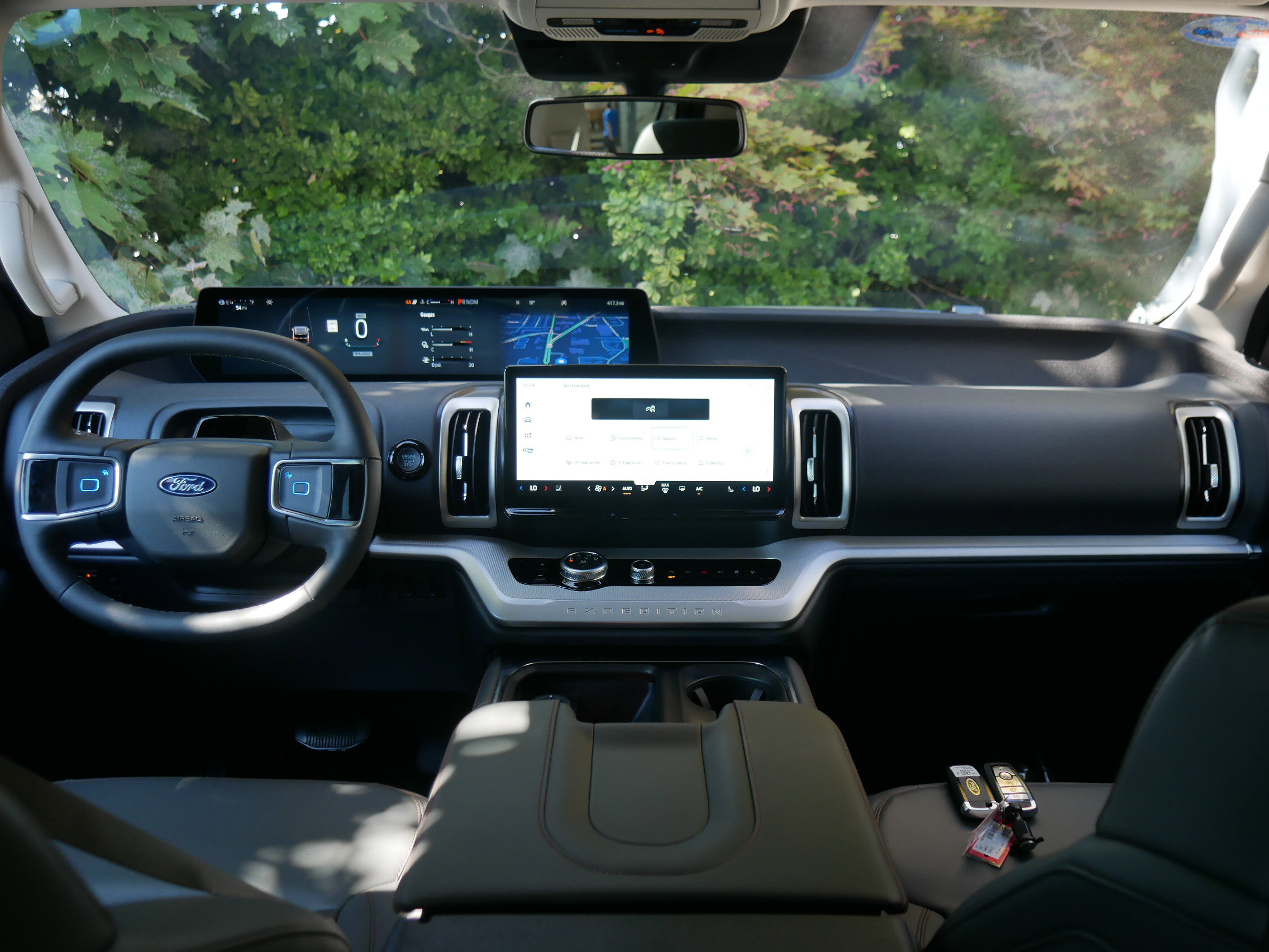 2025 Ford Expedition photo 8