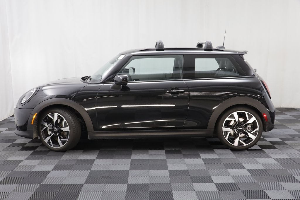 2025 Mini Cooper S Iconic photo 3