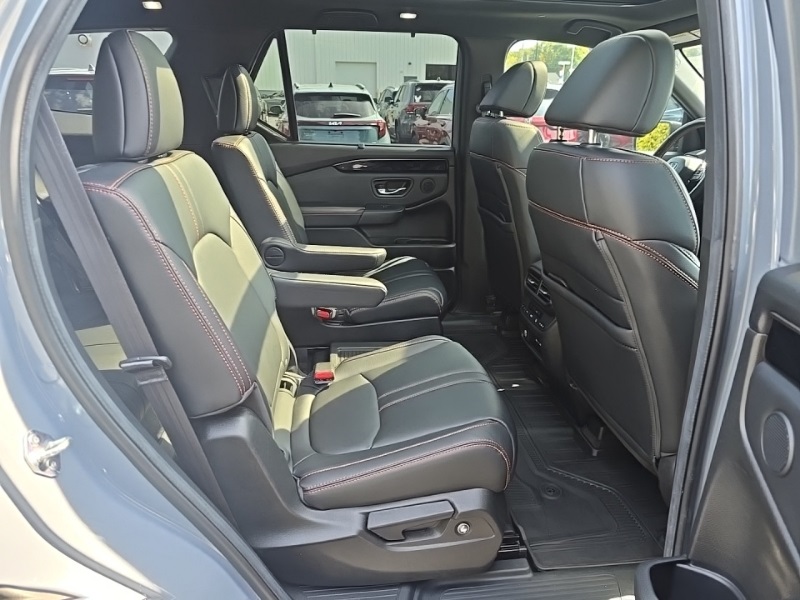 2024 Honda Pilot TrailSport Sport photo 28