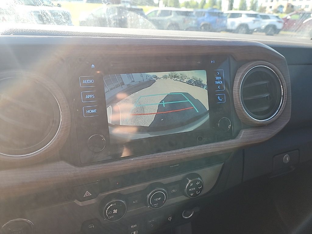 2018 Toyota Tacoma TRD Off-Road photo 12