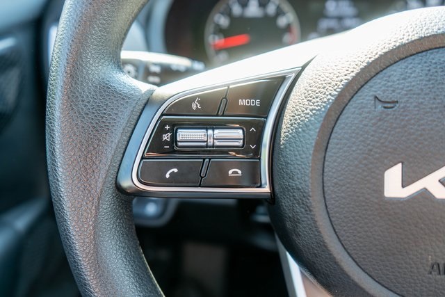 2023 Kia Seltos LX photo 19