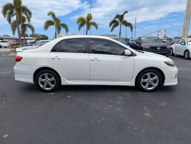 2013 Toyota Corolla S photo 6