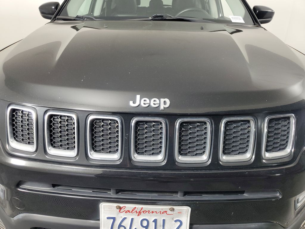 2018 Jeep Compass Latitude photo 10