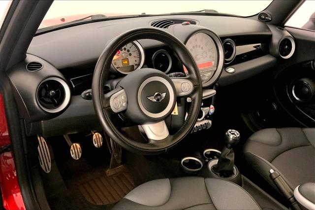 2010 Mini Cooper S photo 19