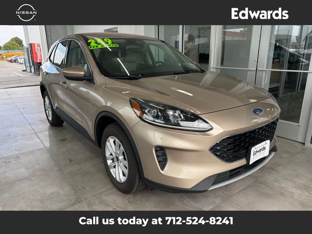 2020 Ford Escape SE photo 2