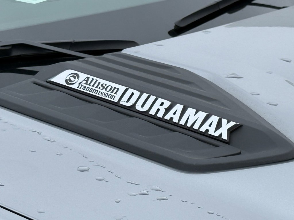 2025 Chevrolet Silverado 3500HD LT photo 3