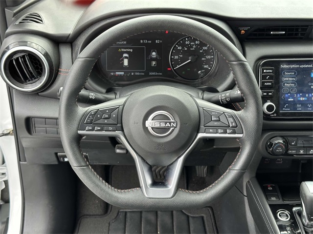 2023 Nissan Kicks SR photo 18