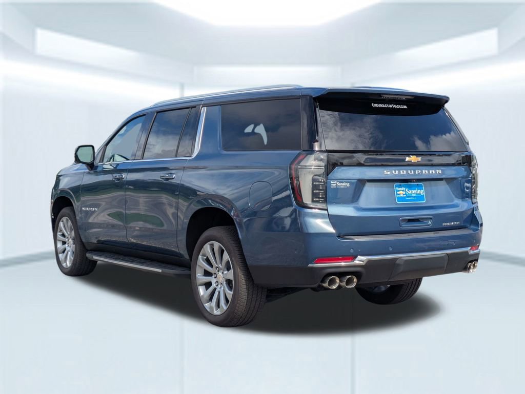 2025 Chevrolet Suburban Premier photo 3