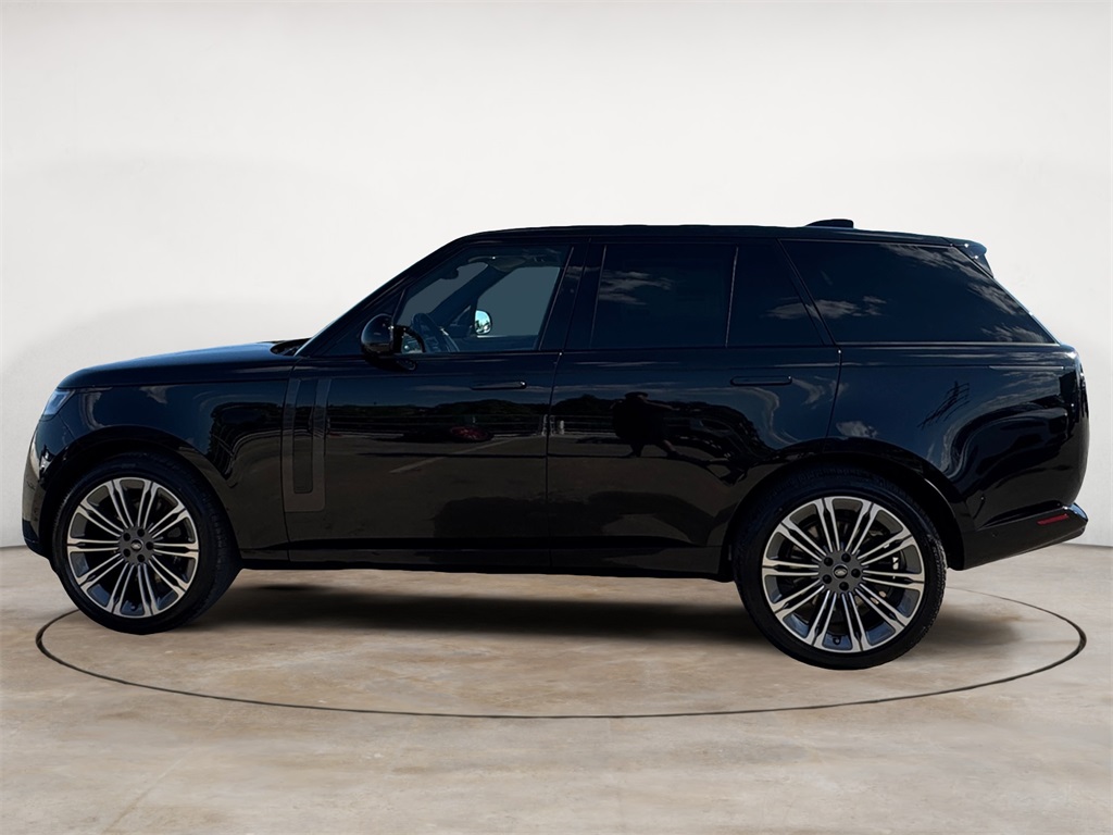 2025 Land Rover Range Rover SE photo 2