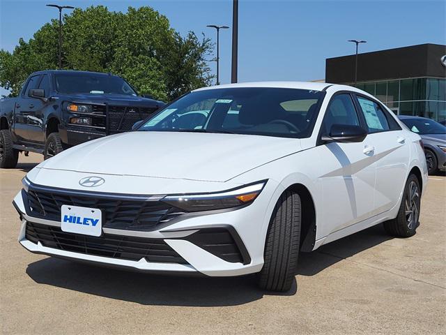 2025 Hyundai Elantra SEL Sport photo 2