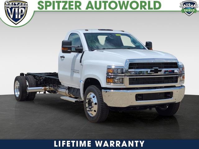 2024 Chevrolet Silverado 4500 Medium Duty Chassis Cab Work Truck's photo