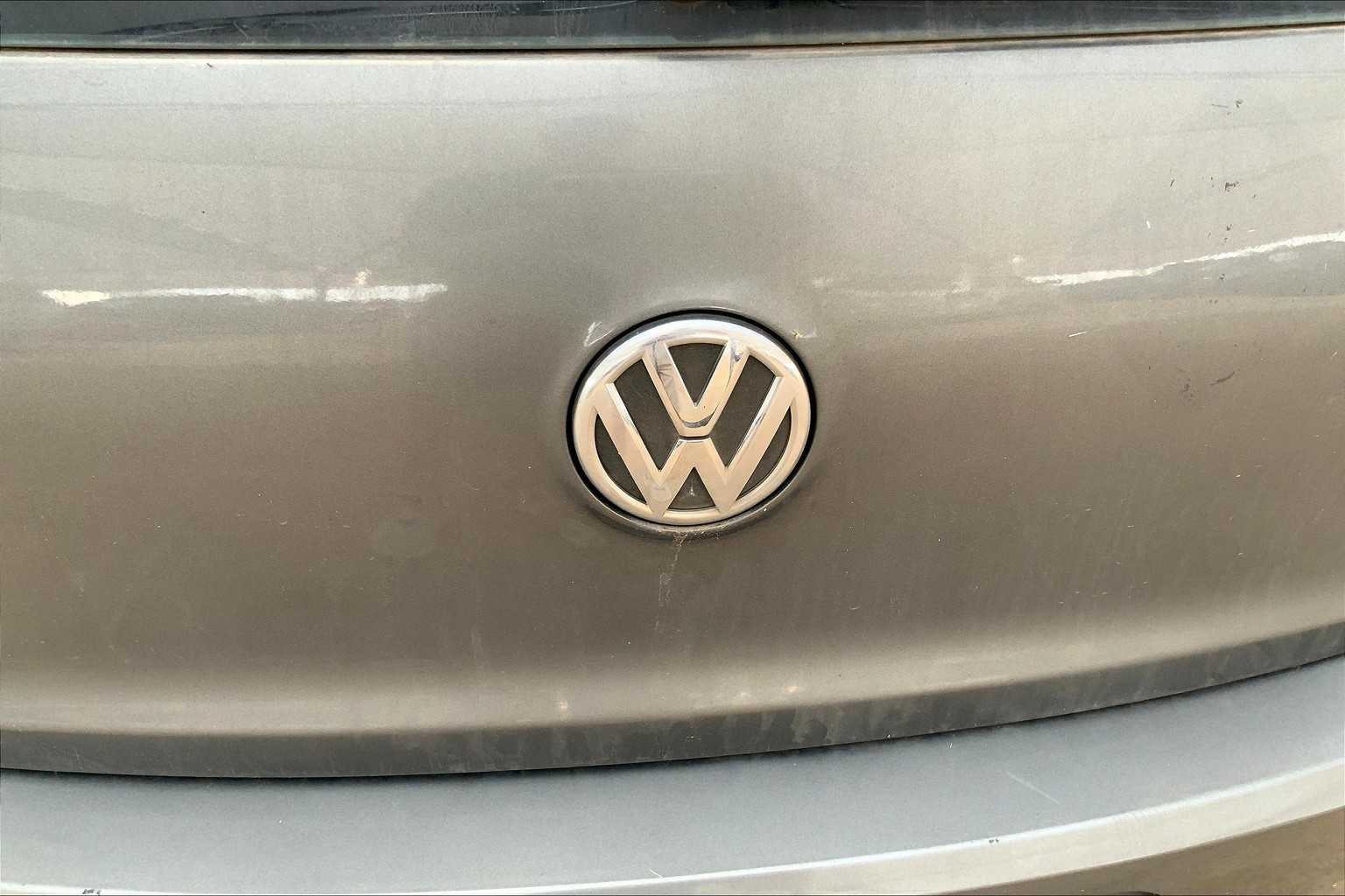 2012 Volkswagen Golf photo 9