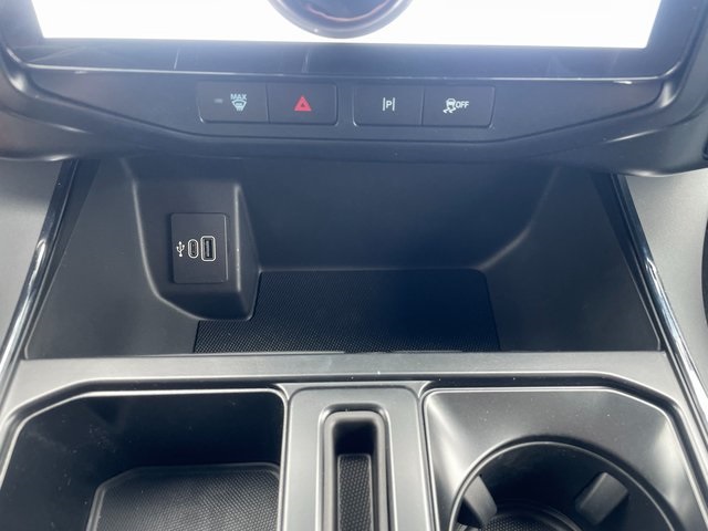 2025 Ford F-150 Lightning Lariat photo 26