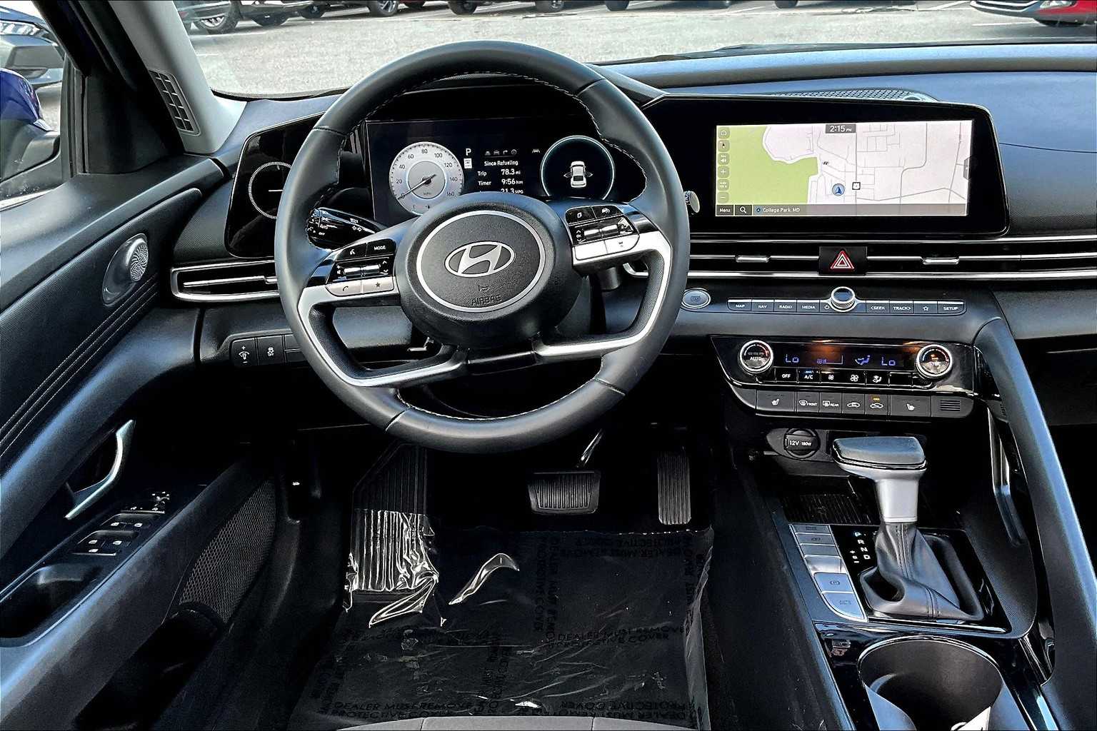 2024 Hyundai Elantra SEL Convenience photo 5