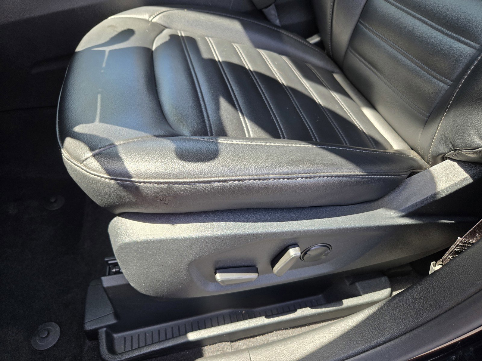 2022 Ford Edge SEL photo 16