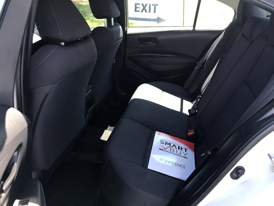 2022 Toyota Corolla LE photo 10