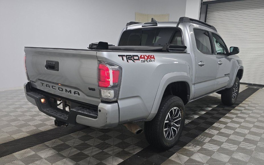 2023 Toyota Tacoma SR5 4x4 photo 3