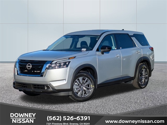 2025 Nissan Pathfinder S's photo