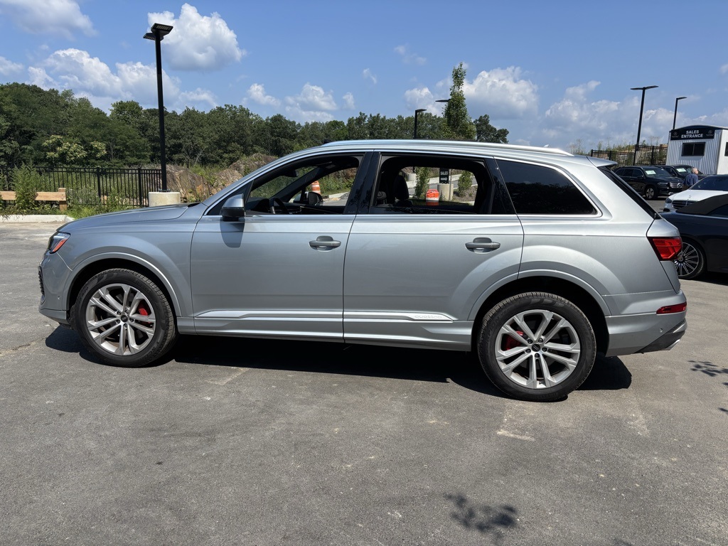 2025 Audi Q7 55 Premium Plus photo 8
