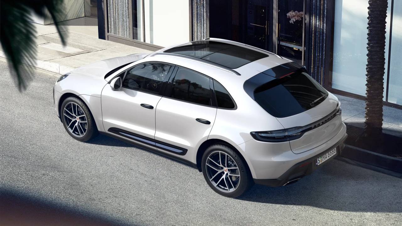 2025 Porsche Macan T photo 4