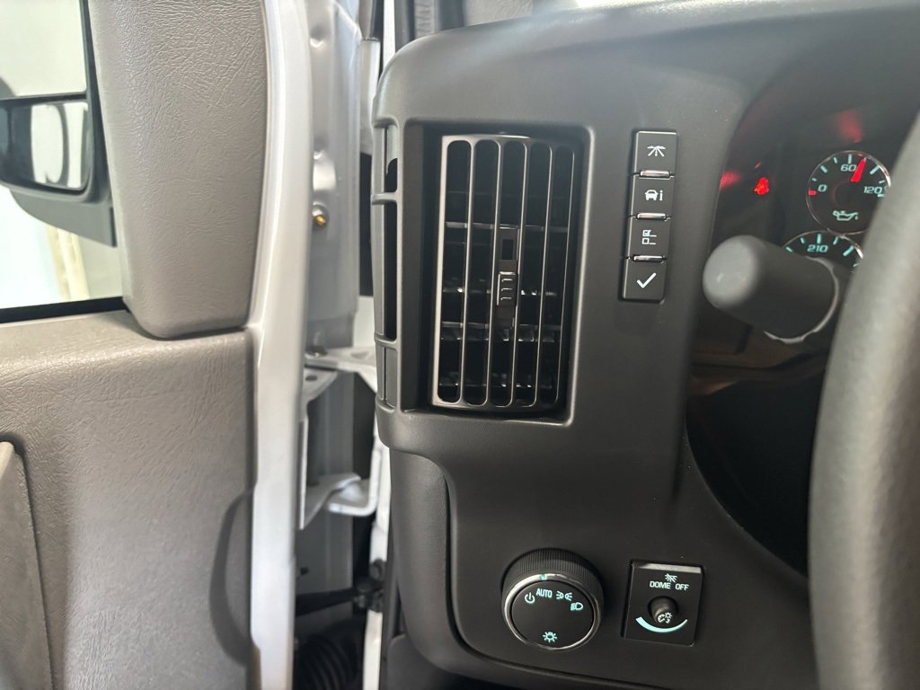 2025 Chevrolet Express Cargo 2500 photo 21