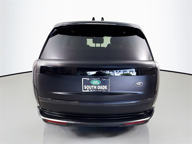 2023 Land Rover Range Rover SE photo 6