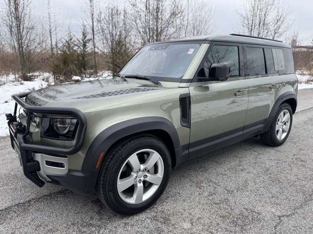 2020 Land Rover Defender First Edition's photo