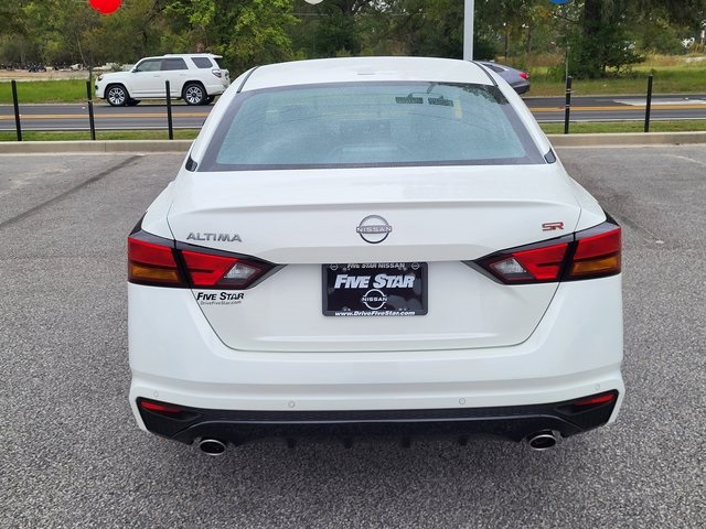 2025 Nissan Altima SR photo 3